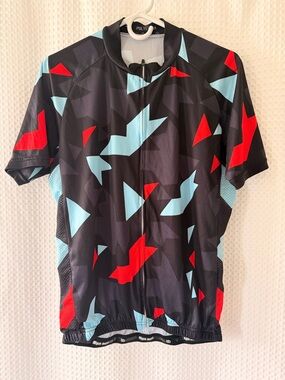 Polyester Men’s Black Geometric Cycling Jersey with Red & Light Blue Accents